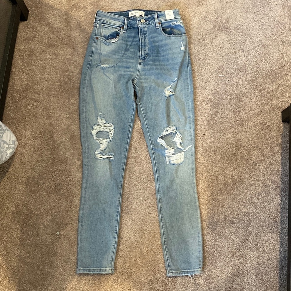 Abercrombie skinny jeans, never worn